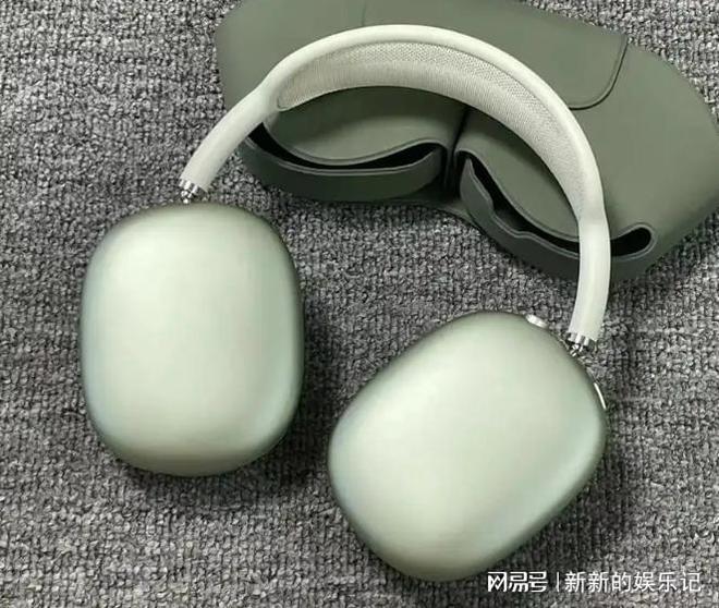 戴降噪耳机舒适稳定爱游戏爱体育3款头