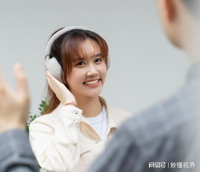头戴式降噪耳机推荐！爱游戏网站入口三款(图2)
